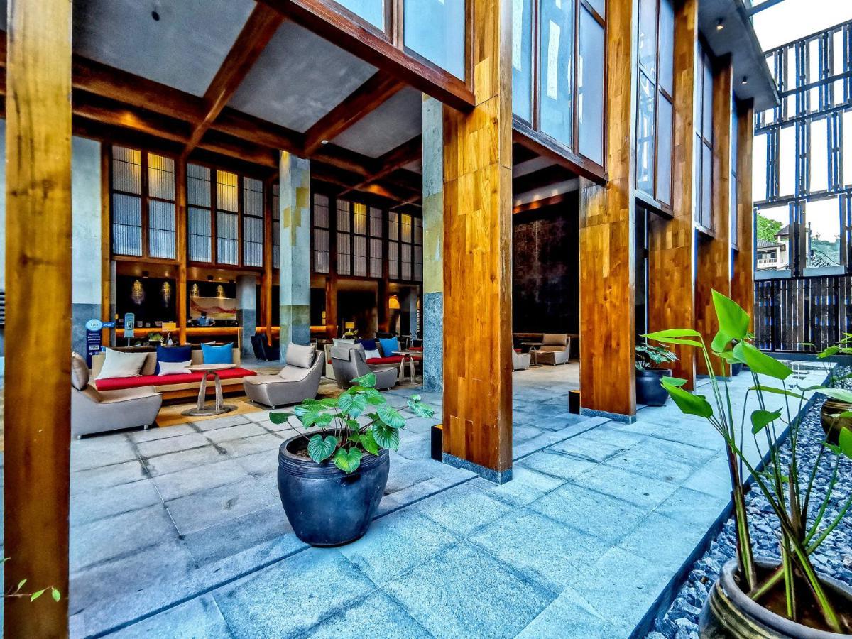 Dinso Resort & Villas Phuket, Vignette Collection, An Ihg Hotel Patong Exterior photo